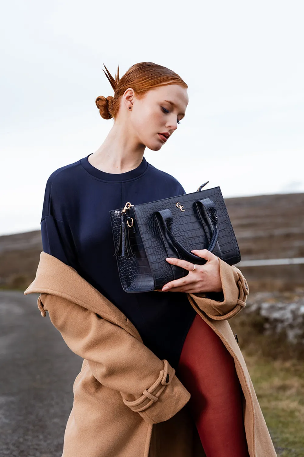 Medium Tote Bag - Navy Croc Detail<Galway Crystal Hot