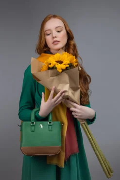 Two Tone Shoulder Bag - Green & Tan<Galway Crystal Clearance
